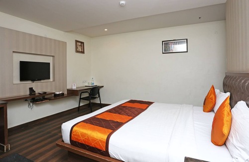 LB Nagar Hotel | OYO 897 Hotel Surabhi Elite