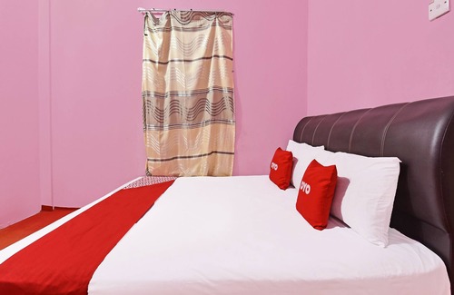 Bachok Hotel | OYO 90664 Rabi Hotel