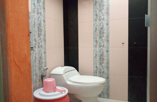 Sulawesi Hotel | OYO 93532 Kost Nian Syariah Near SPBU Pertamina 74.91657 Mattirotasi Sidrap
