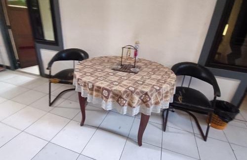 Tembalang Hotel | OYO 94700 Kd House