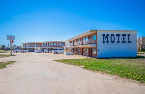 Osborne Hotel | OYO Crossroads Inn