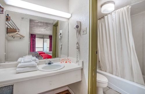 Brownwood Hotel | OYO Hotel Brownwood Hwy 67