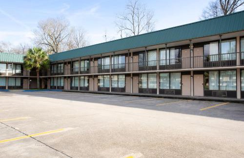 Port Allen Hotel | OYO Hotel Port Allen LA I-10 West