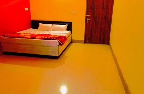 Kalyanpur Hotel | OYO Hotel Radhey Radhey