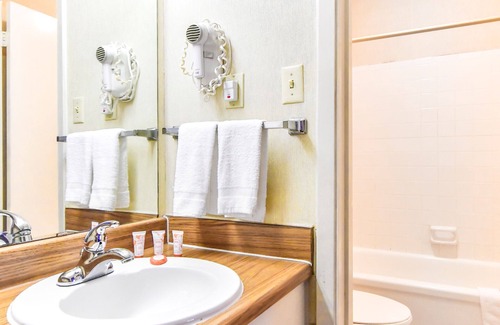 Tyler Hotel | OYO Hotel Tyler Lindale
