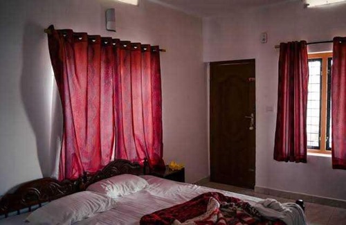 Piriyapatna Hotel | OYO Hotel Vihaan Guest House