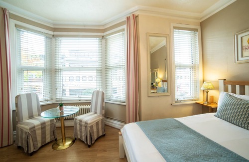 Summertown Bed & Breakfast | OYO Lina Guest House