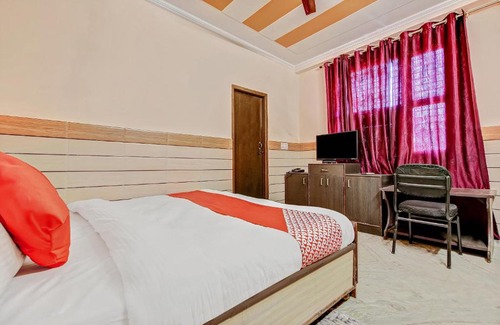 Delhi Hotel | OYO Park View Guest House Near EDM Mall