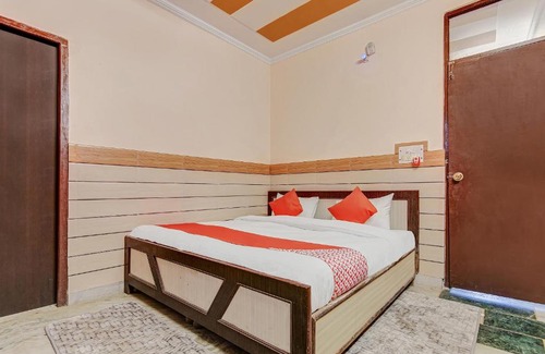 Delhi Hotel | OYO Park View Guest House Near EDM Mall