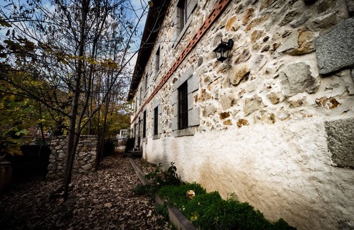 Cercedilla House | OYO Peña Pintada Inn.