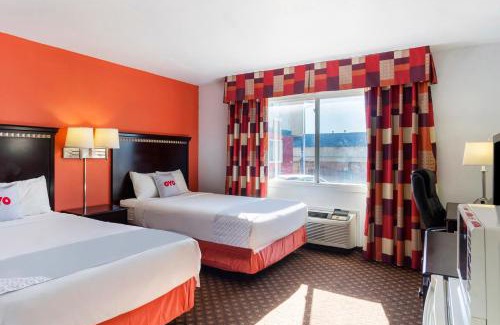 Dodge City Hotel | OYO Townhouse Dodge City KS