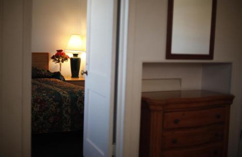 Macon Hotel | OYO Travelier Motel