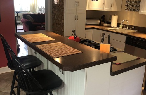 Rock Hall Cottage | Oyster Cottage - walk to shops , Mainstay music venue and the Bay!