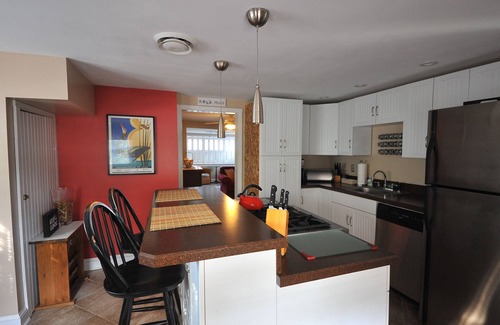 Rock Hall Cottage | Oyster Cottage - walk to shops , Mainstay music venue and the Bay!