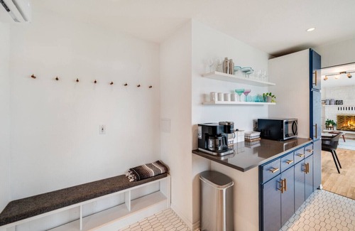 Belfair House | Oyster Pine Retreat - Waterfront w/Hot Tub & Kayak
