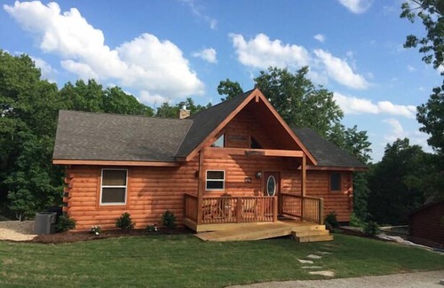 Branson Cedars Cabin | Ozark Legends Lodge- Lg Game Rm, Private Hot tub; 1 Mile to Thunder Ridge