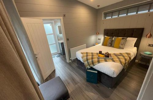 Bethesda House | P75 - Studio Pod with Hot Tub