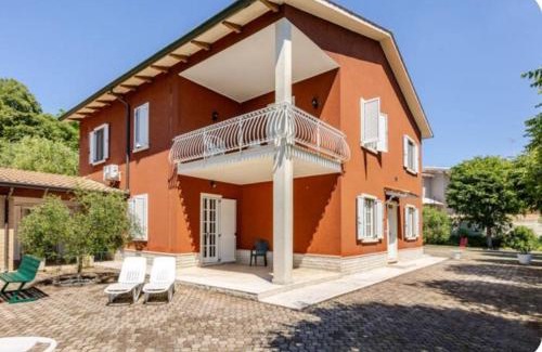 Volta Mantovana Villa | Pace, Luminosità e Comodità a due passi dal Garda
