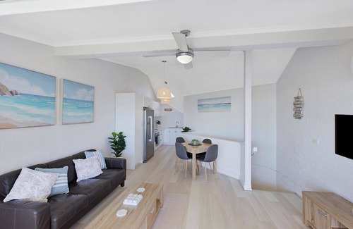 Blue Bay Apartment | Pacific Breeze 11