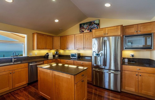Westhaven-Moonstone House | Pacific Dream - Luxury Cliffside Oasis w/Hot Tub!