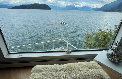 Vancouver House | Pacific Gem 💎 Ocean Front
