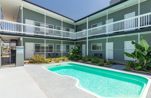 Forster House | Pacific Motel 08 - Free WiFi