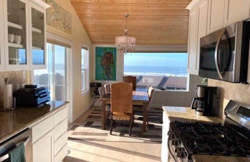 Logsden House | Pacific Ocean Dream Home Family and dog friendly walk to beach, food, & shopping
