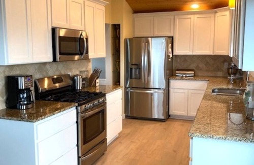 Logsden House | Pacific Ocean Dream Home Family and dog friendly walk to beach, food, & shopping