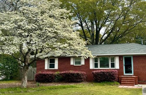 Wilmington House | Pack your bags and leave tonight!