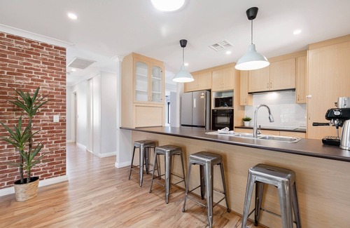 Padbury House | Padbury Delight with pool