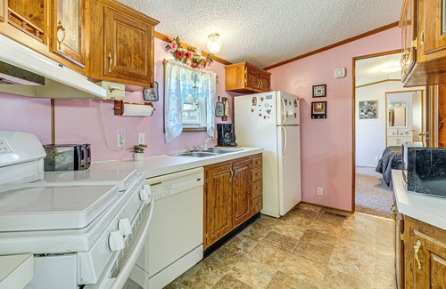 Paden City House | Paden City Home Near Ohio River!