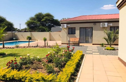 Palapye House | Pahotel Bed & Breakfast
