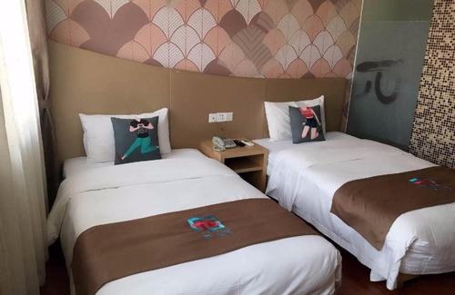 Jinhu County Hotel | Pai Hotel Huiam Jinghenggu Plaza