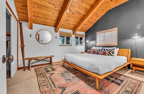 Tahoe City House | Paige Meadows Hideaway with Hot Tub