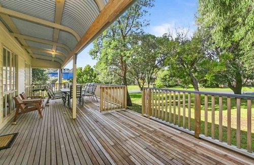 Aireys Inlet House | Painkalac Bliss I Pet Friendly Escape & Walk to