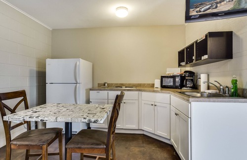 Burnet Apartment | Painted Sky Inn