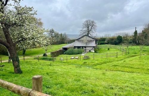 Pierrefitte-en-Auge House | Paisible cottage au bord de l'eau -15 mn des côtes
