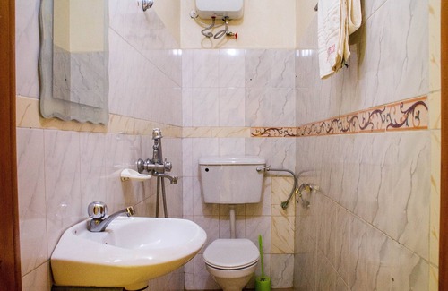 Mbarara House | Palace Hotel