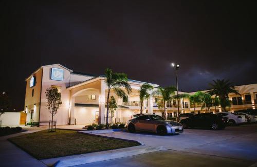 Spring Branch West Hotel | Palace Inn Blue City Centre