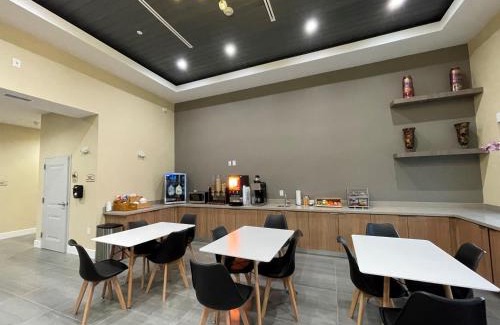 Northeast Houston Hotel | Palace Inn Blue Houston East Beltway 8