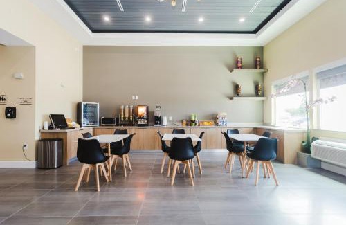 Northeast Houston Hotel | Palace Inn Blue Houston East Beltway 8