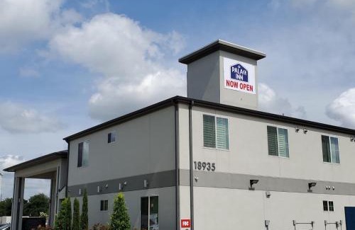 Barker Hotel | Palace Inn Blue Tomball Parkway