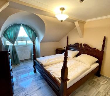 Jiloviste Hotel | Palace Inn