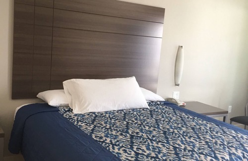 Greater East End Hotel | Palace Inn Gulfgate
