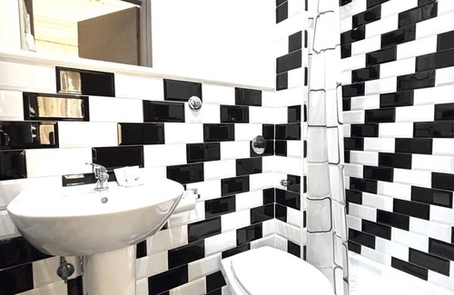 Quartiere XXX San Basilio Hostel | Palace Rome - Hostel