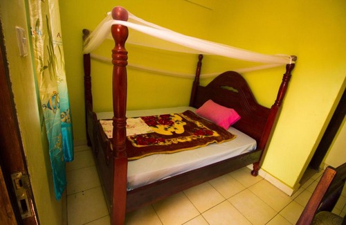 Jinja Hotel | Palace View Guest House