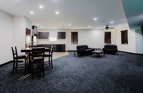 Barker Hotel | Palacio Royale Inn Boutique Katy