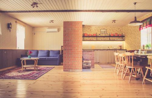 Hiiumaa House | Palade Retrovisiit Leili
