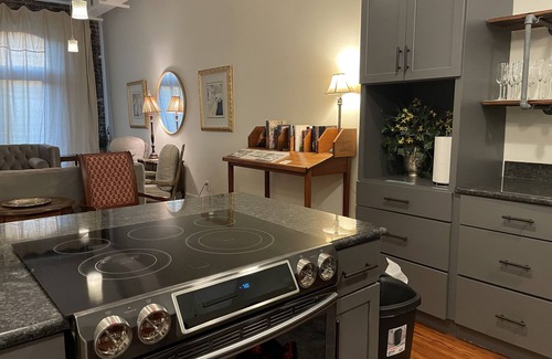 Downtown Apartment | Palafox Loft 122, sleeps 2