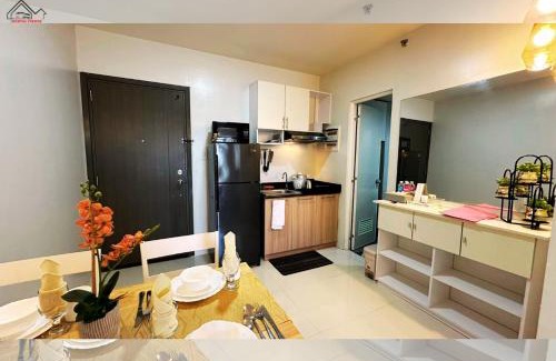 Puerto Princesa City Centre Apartment | Palawan Vacation Home with Balcony, FREE Gym & Pool - B1 5Topaz